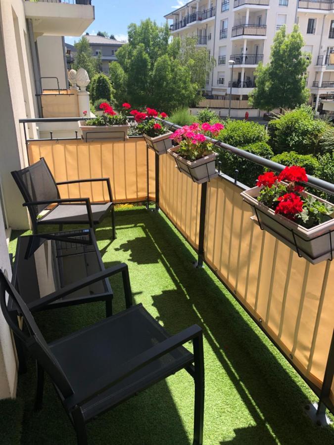 Beautiful Apartment Near Geneva Saint-Julien-en-Genevois Exteriér fotografie